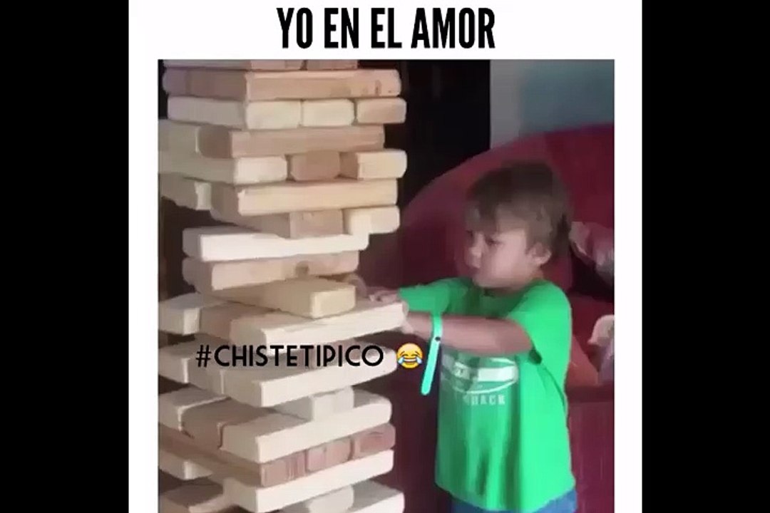 intentando concluyer todas las piesas y le caen en la cara