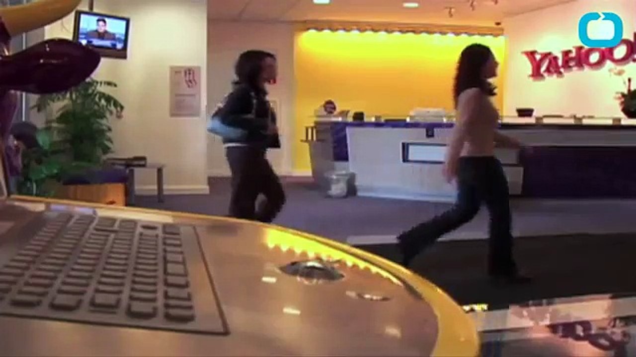 Which Major Internet Company Is For Sale? (FULL HD)