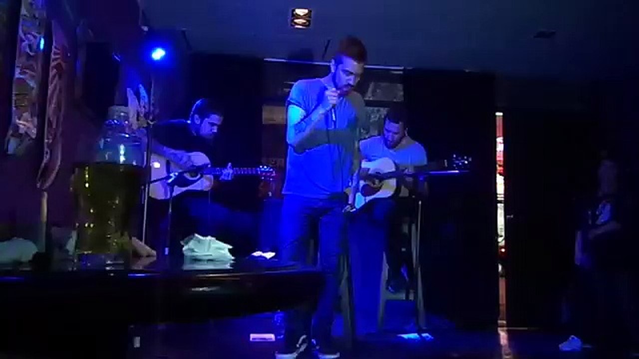 LO QUE NOS SALVA ACUSTICO 22 DE MAYO ROCKET BAR