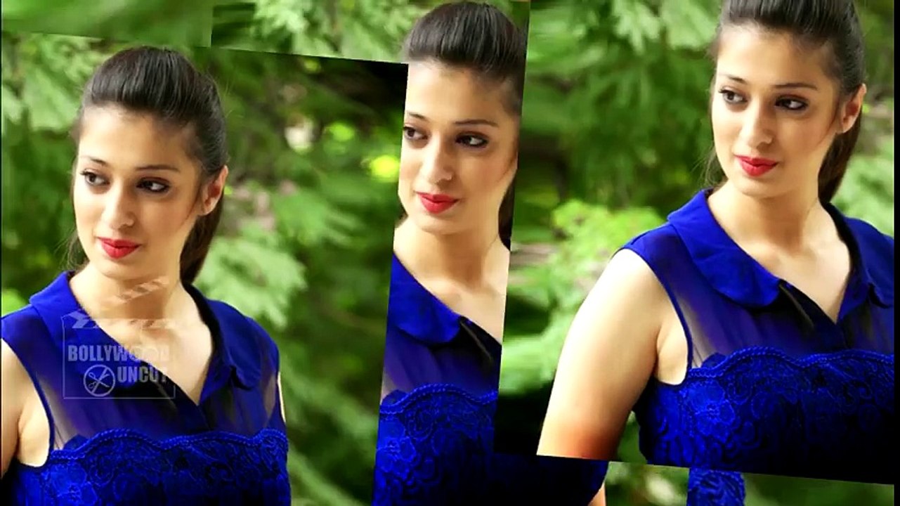 Julie 2 Official FIRST LOOK _ Raai Laxmi's SEXY LOOK (1)