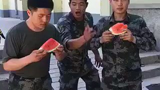 Como comer melancia