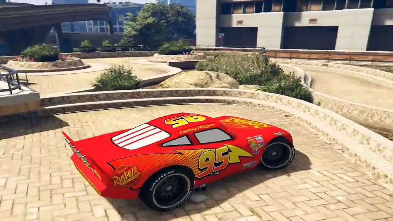 SPIDERMAN de Marvel Comics et FLASH McQUEEN (Disney Pixar Cars 2) et TANK | Dessin animé en Francais