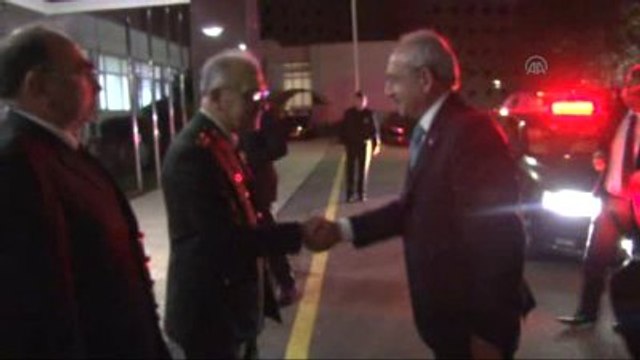 Kılıçdaroğlu, GATA'da Tedavi Gören Yaralıları Ziyaret Etti