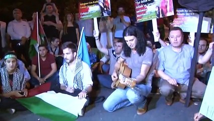 Murat Kekilli'den İsrail protestosuna gitarlı destek