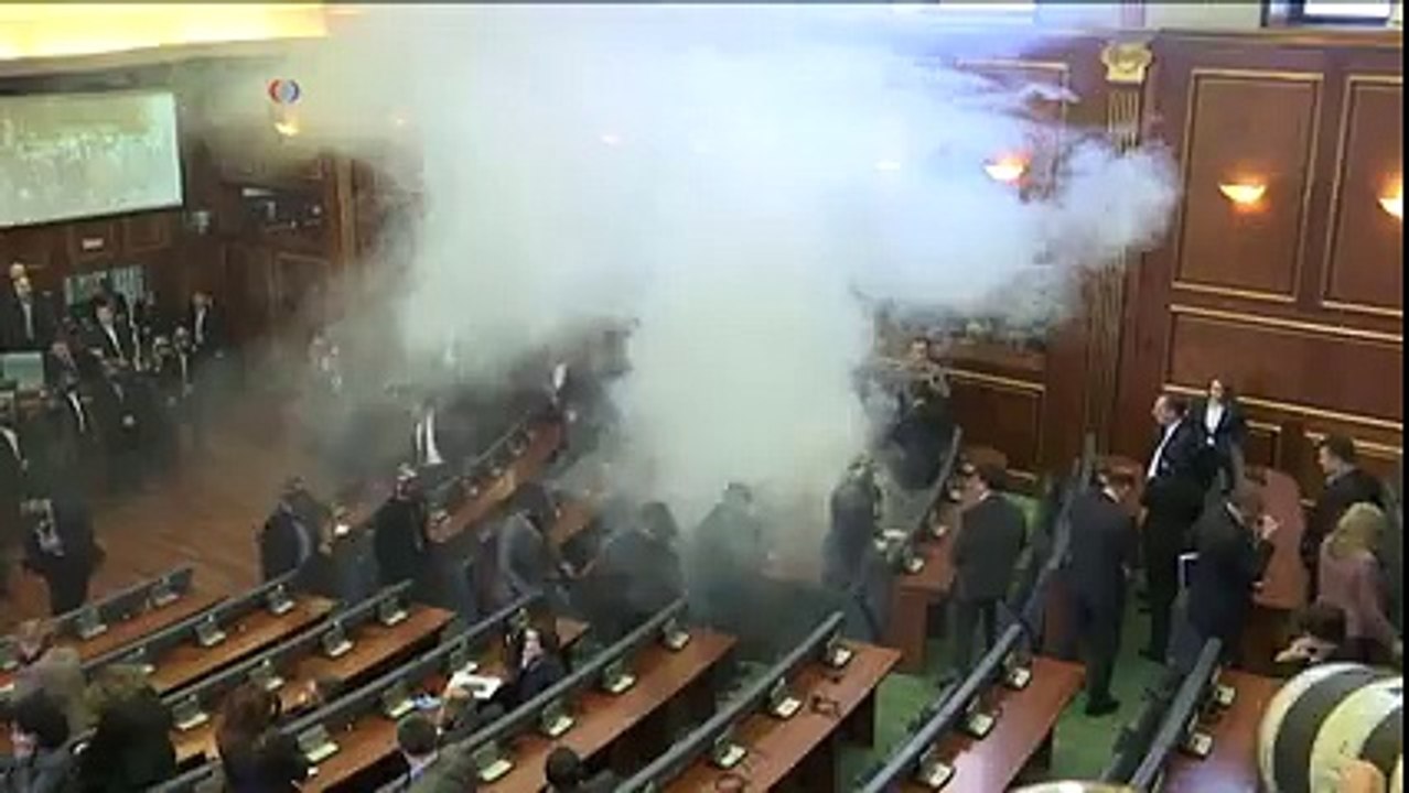 SULMI NDAJ DEPUTETES ALBULENA HAXHIU NE PARLAMENTIN E KOSOVES