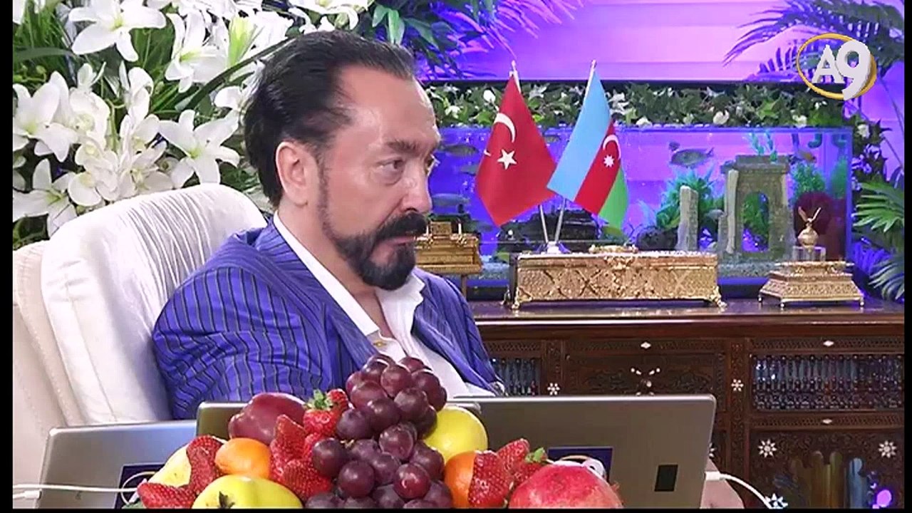 Mevlana ‘zevk veren herşey, şarap dahil haslara helaldir’ diyor.