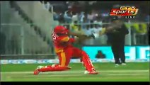 Watch How Misbah Hits Afridi for 2 big Sixes and a Four, Afridi had to clap for him in the end