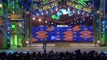 Arijit Singh gets Shahrukh Khan down on his knees at the 6th Royal Stag Mirchi Music Awards - Downloaded from youpak.com