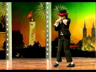 [41/49] Hoàng Anh - Chú ếch con - Vietnam's Got Talent 2011