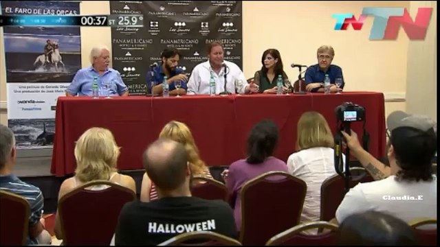 Joaquín Furriel y Maribel Verdú El faro de las orcas