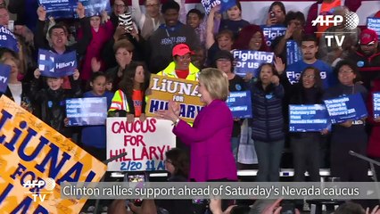 Clinton on the offensive against Sanders in Nevada