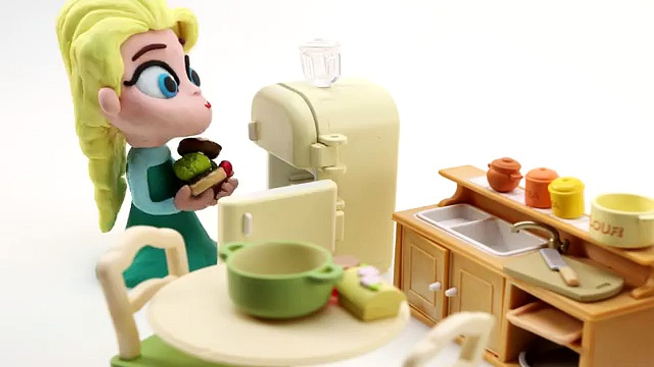 Frozen Movie Night - Stop Motion Elsa Baking Play Doh Cupcakes