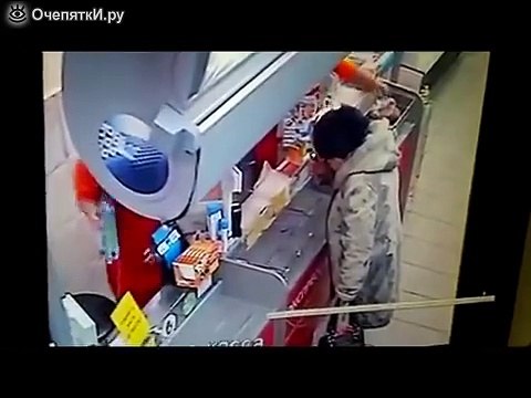 Бабуля проверила зажигалку