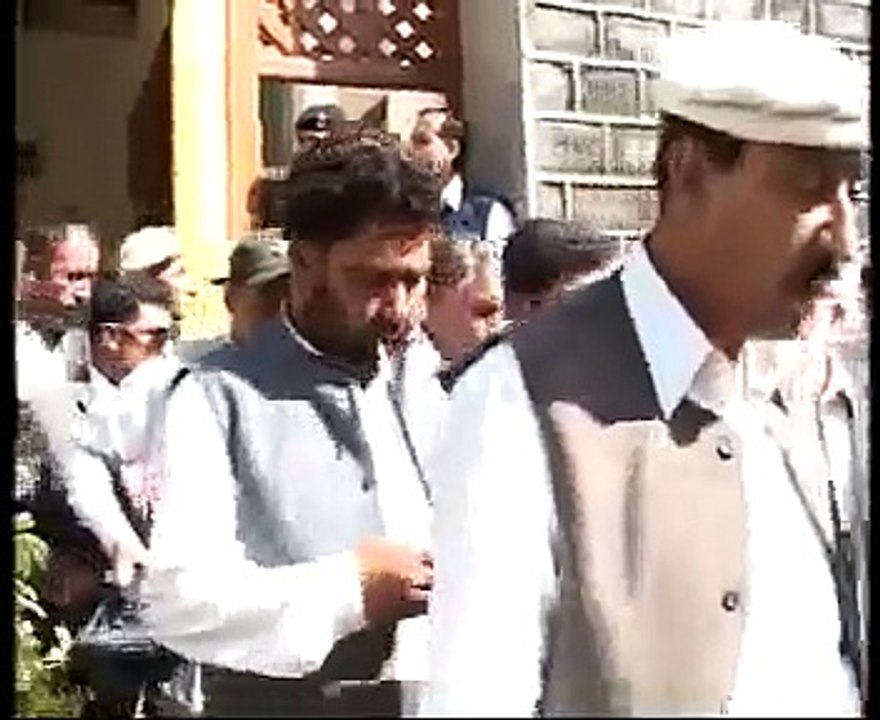 Mehar Bukhari Came With Qamar Zaman Qaira From Room Shocking Video top songs best songs new songs upcoming songs latest songs sad songs hindi songs bollywood songs punjabi songs movies songs trending songs mujra dance Hot songs