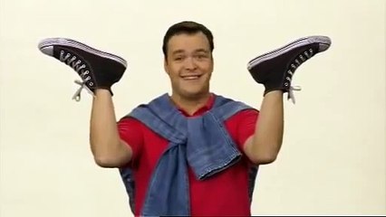 KiKANiNCHEN - Christian mit Anziehen mal anders