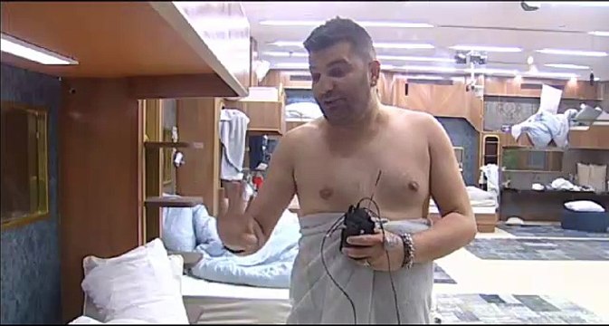 דודו מאחל לשי חי ותני שמתעכבים במקלחת בבוקר שיקבלו שיתוק