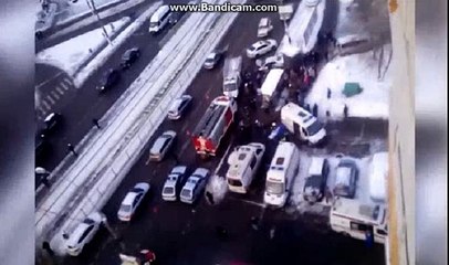 СМИ- Женщина сбила шесть человек на остановке в Москве