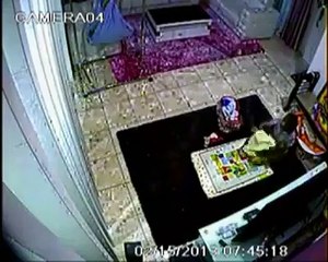 Jangan sampai punya baby sitter yang jahat kayak gini