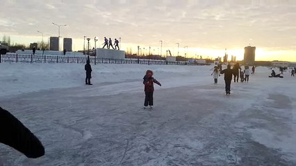 IceSkating training Zere - Учимся кататься на коньках Зереша