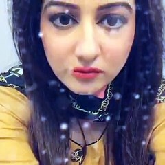 Dunya News Anchor Nabeha Ejaz Showing Her Eyes Talent To Fans
