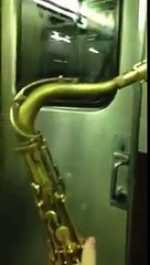 SAX BATTLE IN NYC SUBWAY (original duh...)