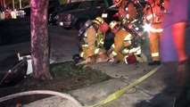 Des pompiers sauvent un chien piégé dans une maison en feu à Los Angeles