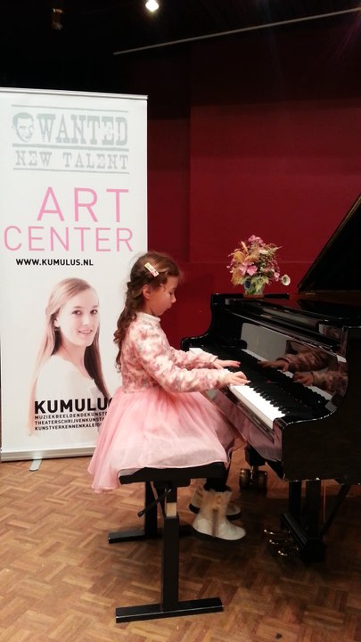 Sonatine Allegro by 6 year old Xuanxuan
