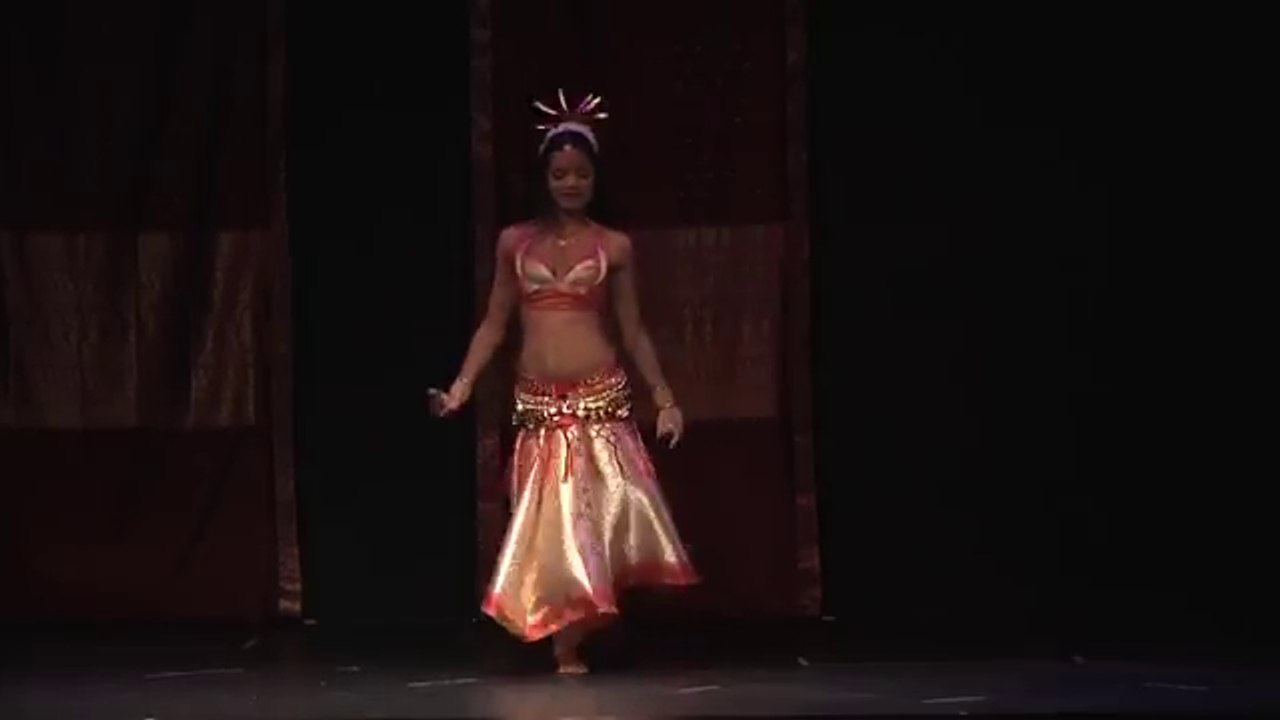 arab girl dance performance 2016