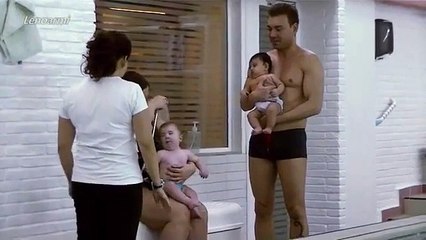Bebekler Yüzme Öğreniyor