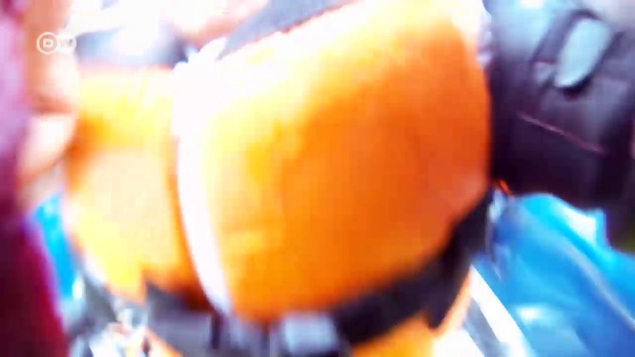 Rettung von Flüchtlingen vor Lesbos | DW Reporter