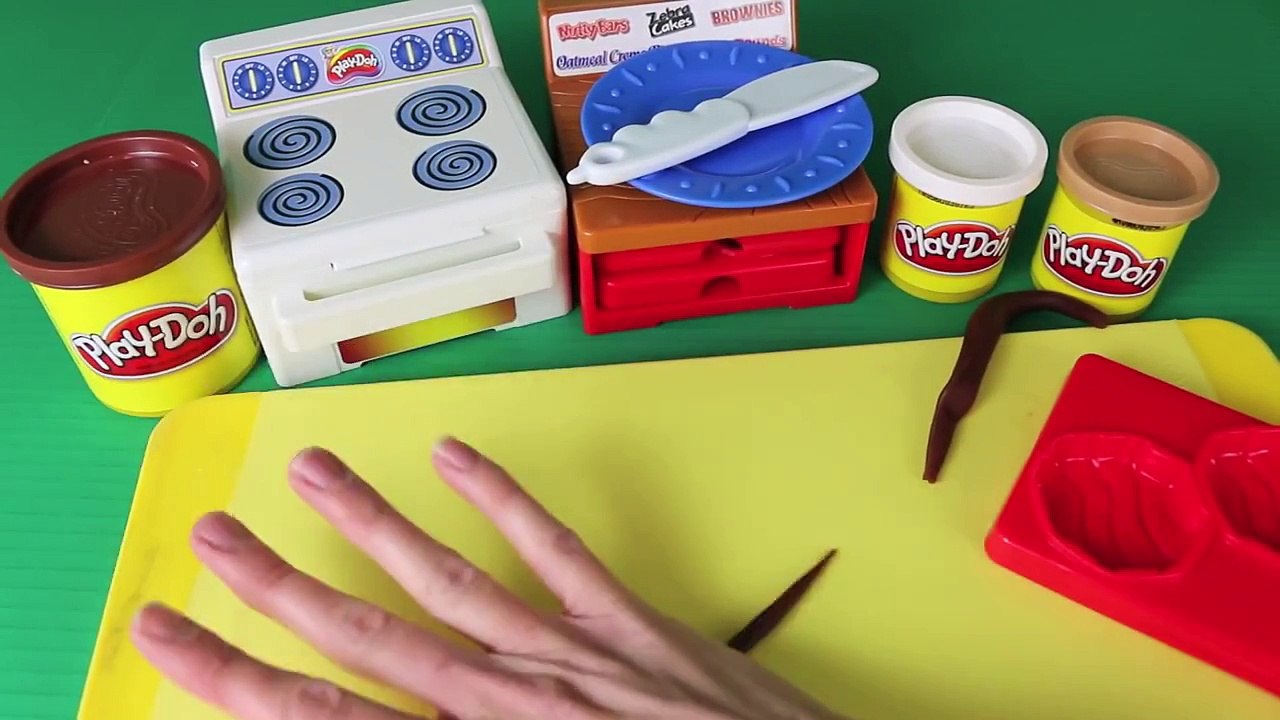 Play Doh Little Debbie Snack Cake Kitchen Zebra Cakes, Vintage Play-Dough Toy Food DisneyCarToys