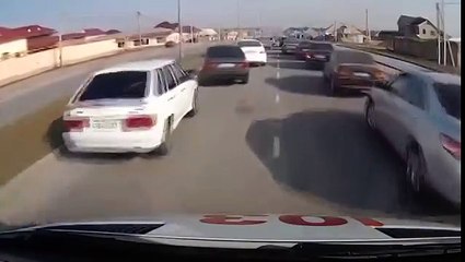 Как пропускают скорую помощь в г. Шимкент