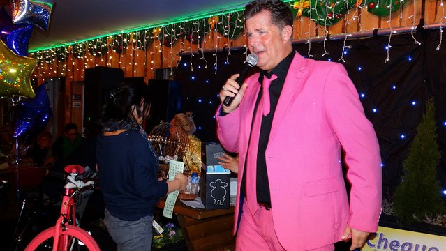 Johnny Valentino videoclip - Gooische Glamour Bingo Winterland / Spijkenisse 2016