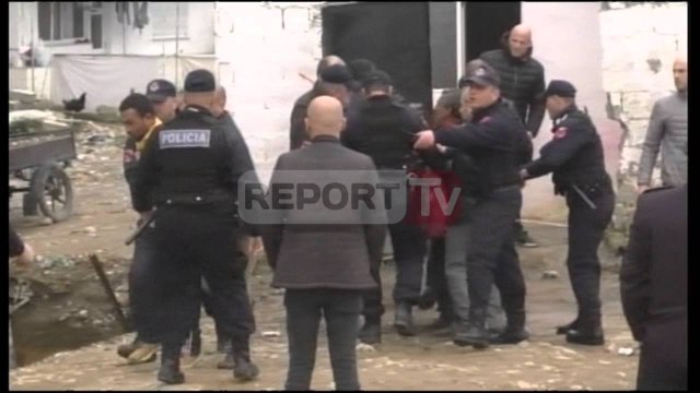 Report TV - Prishja ndërtimeve për Unazën e Madhe , Romët përplasen me policinë