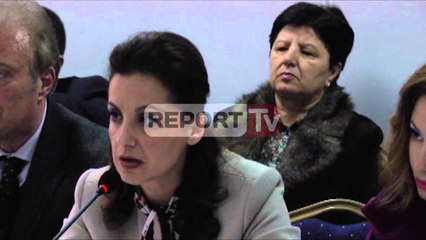 Report TV - Këshilli Bashkiak Gjirokastër, arenë përplasje, sharjesh e kërcënimesh