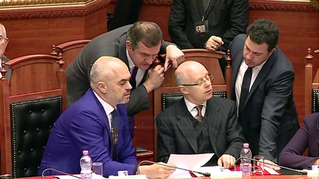 Ikën ministri i katërt;Ahmetaj tek Financa,Ekonomi tek Ekonomia - Top Channel Albania - News - Lajme