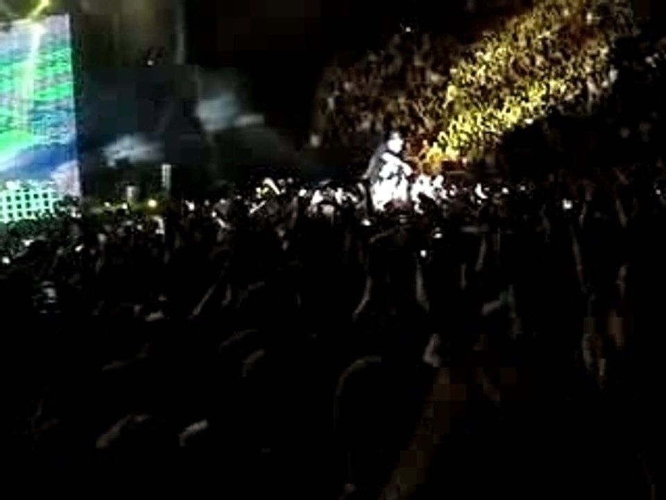 Mike Shinoda dans la fosse