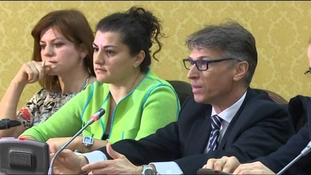 SHOQATAT E BIZNESIT KUNDER PR LIGJIT QE I DETYRON TE ANETARESOHEN NE DHOMEN E TREGTISE LAJM