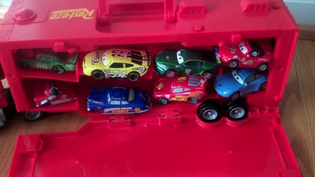 Disney Cars 2 Mack Carrying Case Car Hauler Semi Truck with Rust-eze Lightning McQuee