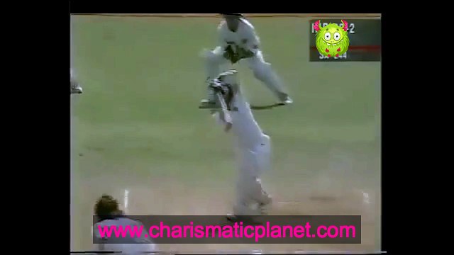 Classics Brian McMillan Out Sachin Tendulkar on a Dusty Wicket