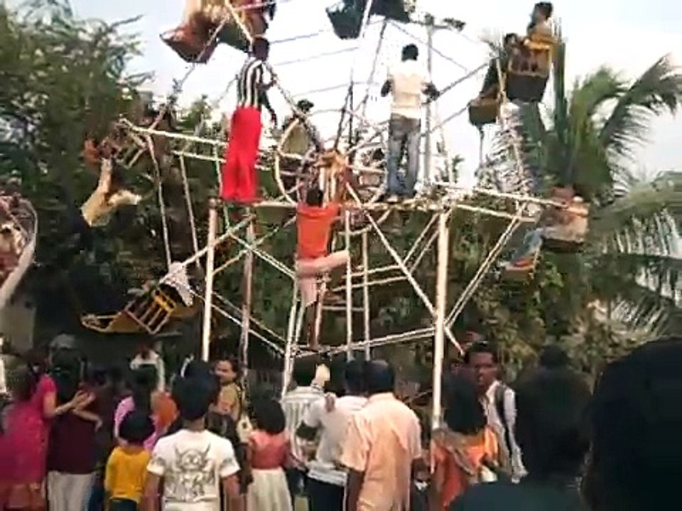 Human powered ferris wheel
