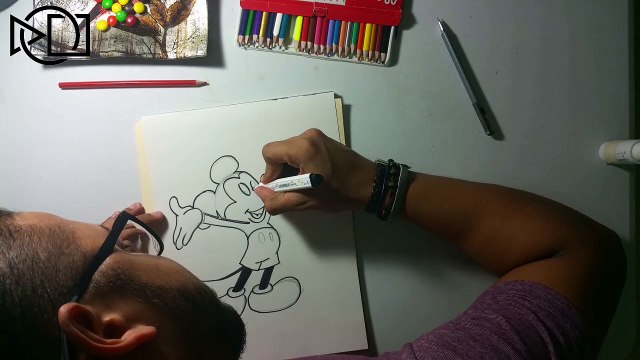 Como dibujar a Mickey Mouse | How to draw Mickey Mouse