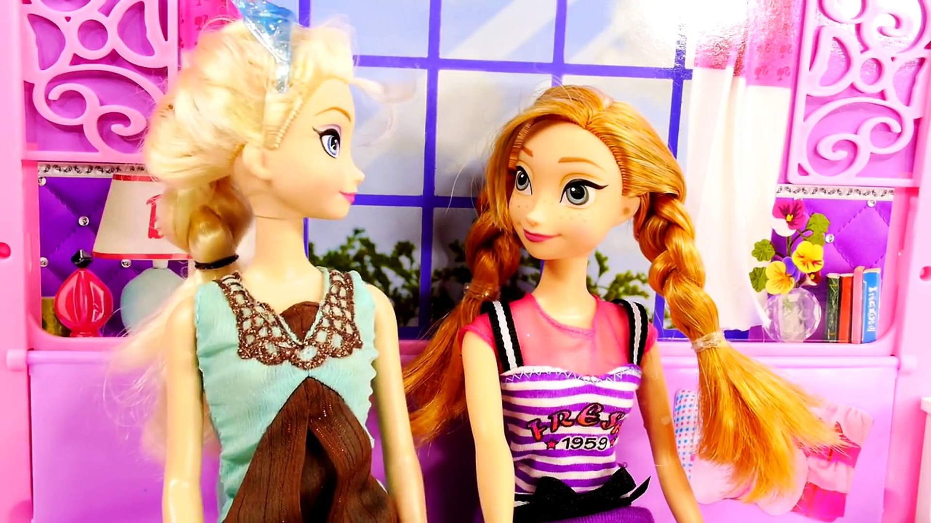 Elsa vs barbie, Barbie Dolls