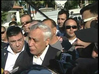 MOSHE KATSAV ISH PRESIDENTI IZRAELIT NIS TE VUAJE DENIMIN ME BURG LAJM