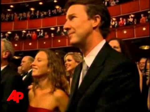 OBAMA NDERON ARTISTET PRESIDENTI ME YJET E HOLLYWOOD NE KENNEDY CENTER LAJM