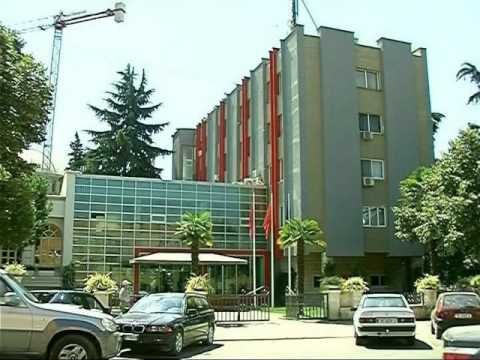 REAGON EDI RAMA NE DO TA VEME NE VEND KETE PADREJTESI TE MADHE LAJM