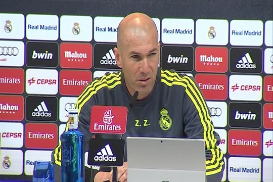 Zidane se niega a hablar de Rafa Benítez