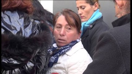 RRADHE PER KARTEN E SHENDETIT NE ELBASAN, QYTETARET PRESIN ME ORE NE SPORTELE LAJM mpg