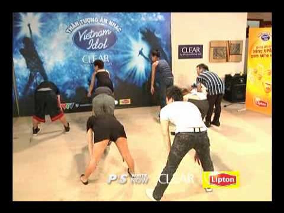 [Hậu trường] Các thí sinh tập luyện vũ đạo cùng Đức Anh và Mai Hương