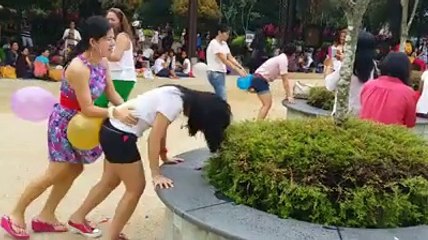baloon play funny vedios and clips